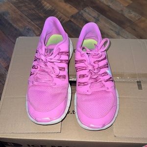 Womens Nike tennis shoes
